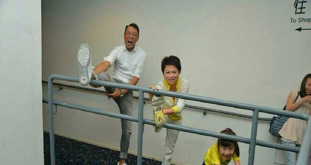 金象奖五个小孩受追捧杨千嬅刘玉翠笑姑变温情