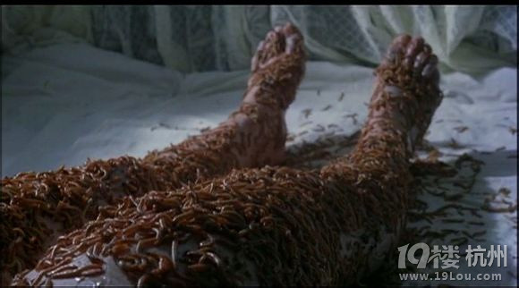 图解电影《尸妖》超重口味富家公子奸尸妓女(