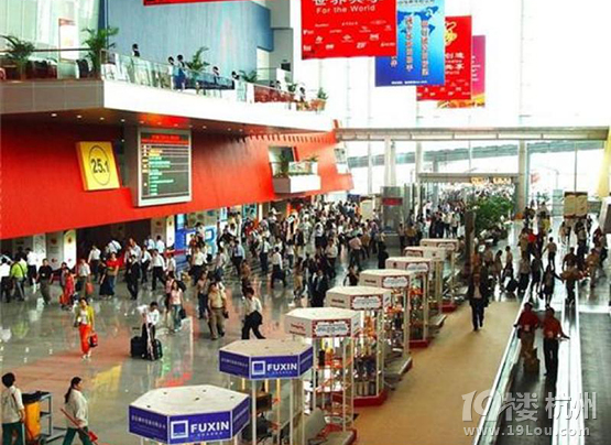 开心伴侣智能电子直发梳参加广交会绽放靓-Sh