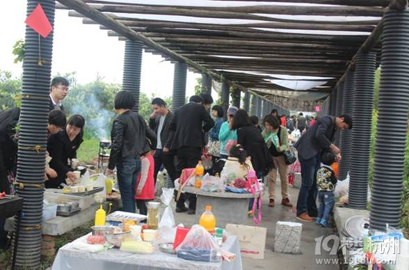 這個(gè)五一可以來(lái)這里盡情采桑葚啦
