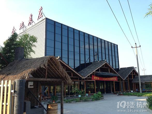 這個(gè)五一可以來(lái)這里盡情采桑葚啦