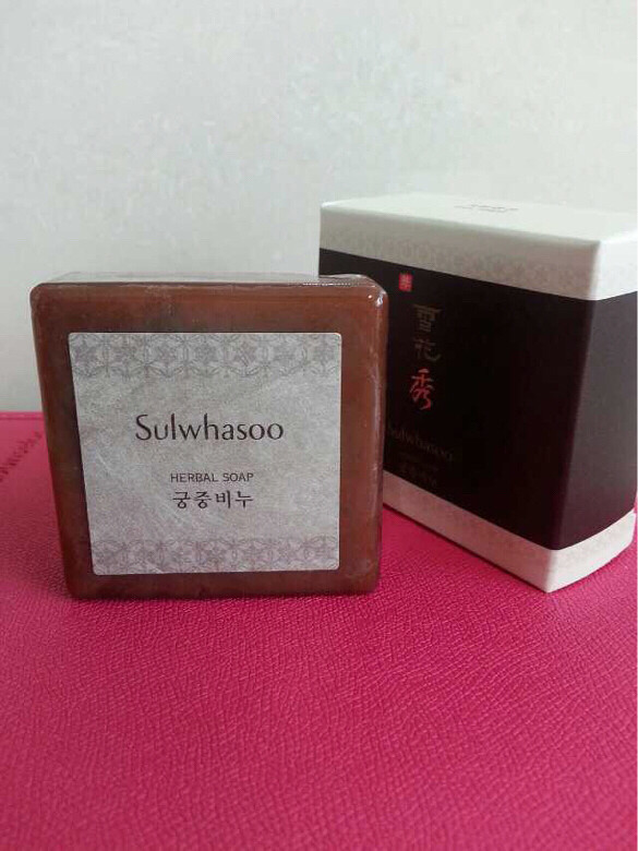 前两天刚直邮回来化妆品!原来买的赫拉气垫-美