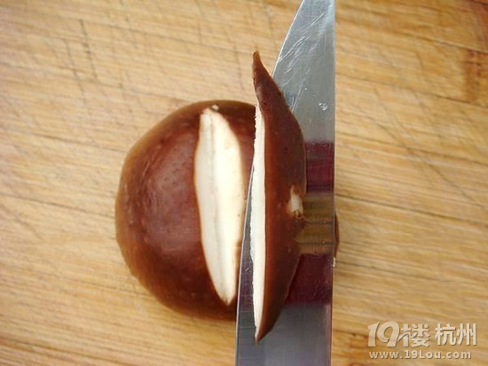 香菇哥整理：如何切出花朵狀的香菇