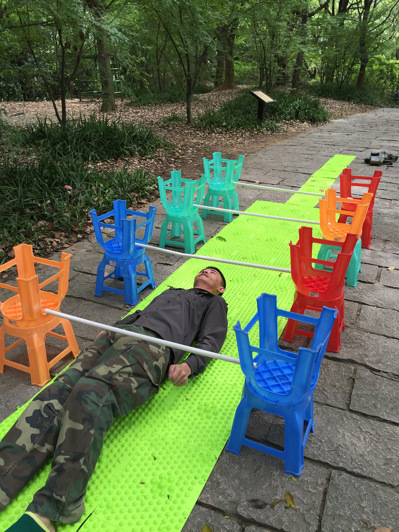 奔跑吧兄弟指压板通关游戏,每周两期,持续中