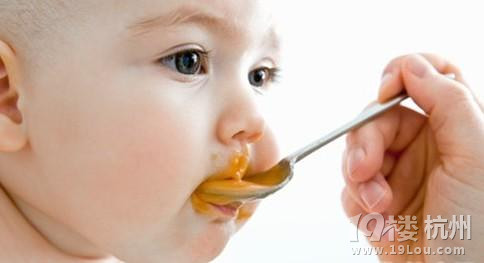 宝宝什么时候添加辅食,如何添加辅食?