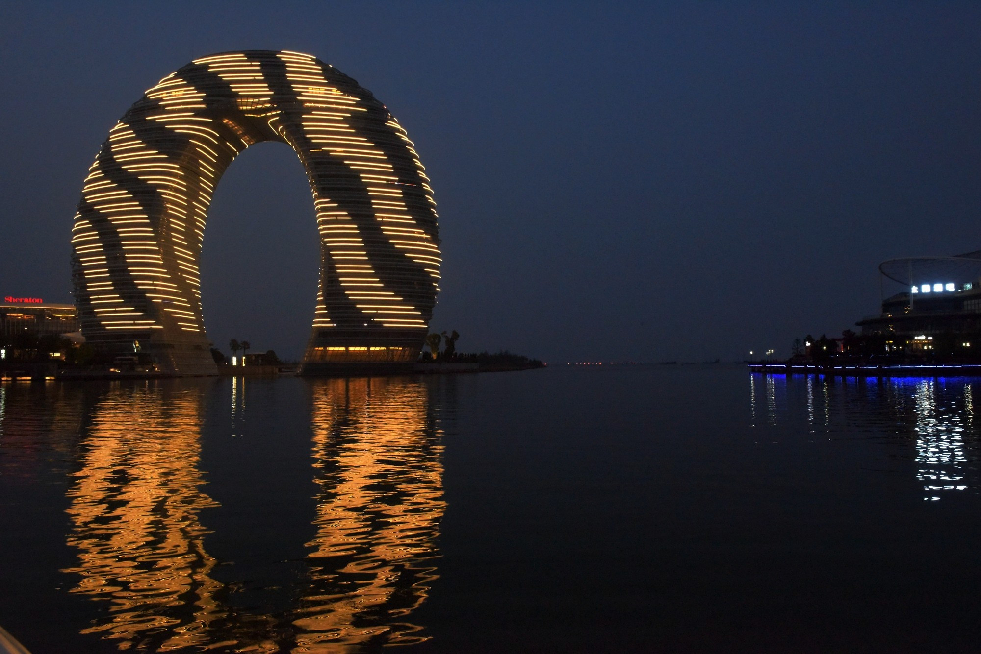 湖州月亮湾大酒店夜晚多姿多彩