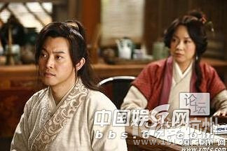 闫妮恋过的弟弟最多大16岁都好帅呀~(多图)