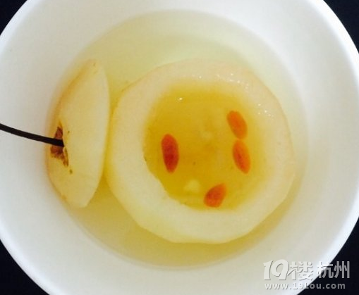 <em>哺乳期喉咙</em>痛该<em>怎么办</em>,拒绝吃药!-母乳喂养-孩