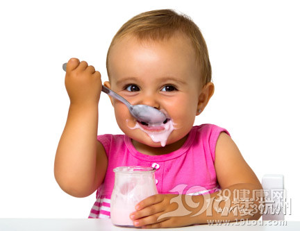 宝宝喝酸奶补钙效果更好-XOXO谈-孩爸孩妈聊