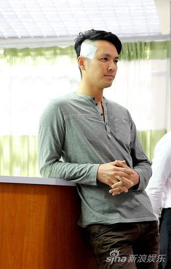 赵薇演神医帮钟汉良开颅 回应孙海英放炮-影片