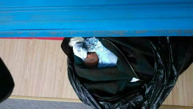 出生仅8天,金华女婴被裹在塑料袋扔了,原因是