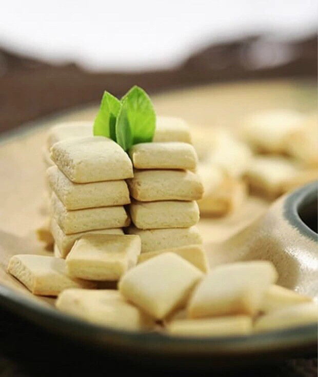 饴之屋手工烘焙店上新啦!牛奶方块小饼干: