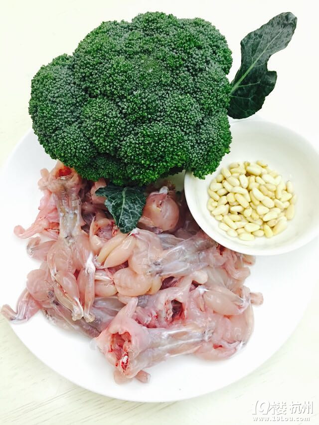葡萄園里美味----松仁田雞