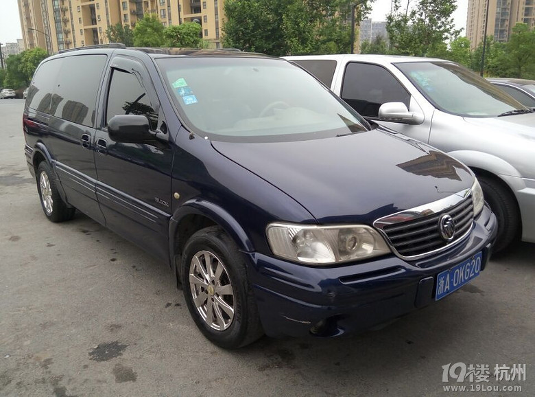 05年别克GL8 极品车况 面包车的价格 商务车的