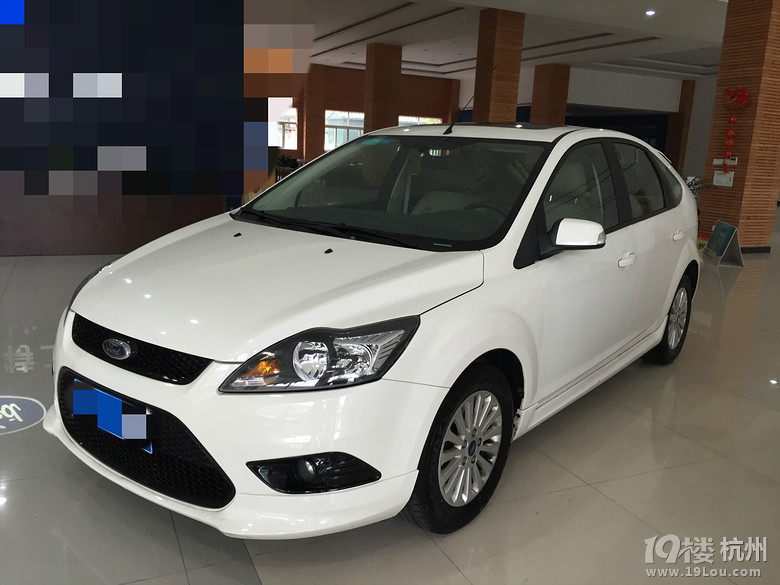 2014年 白色经典福克斯两厢 带天窗-二手车-杭