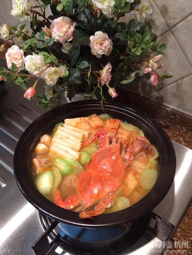 思密達的美味----泡菜時蔬海鮮湯