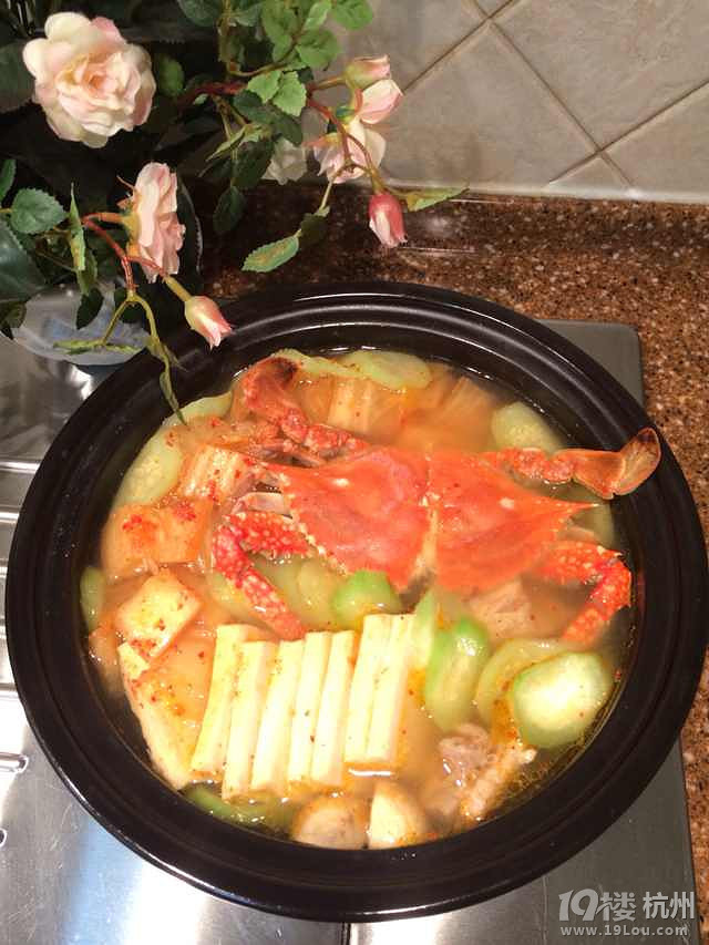 思密達的美味----泡菜時蔬海鮮湯