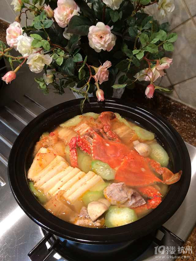 思密達的美味----泡菜時蔬海鮮湯