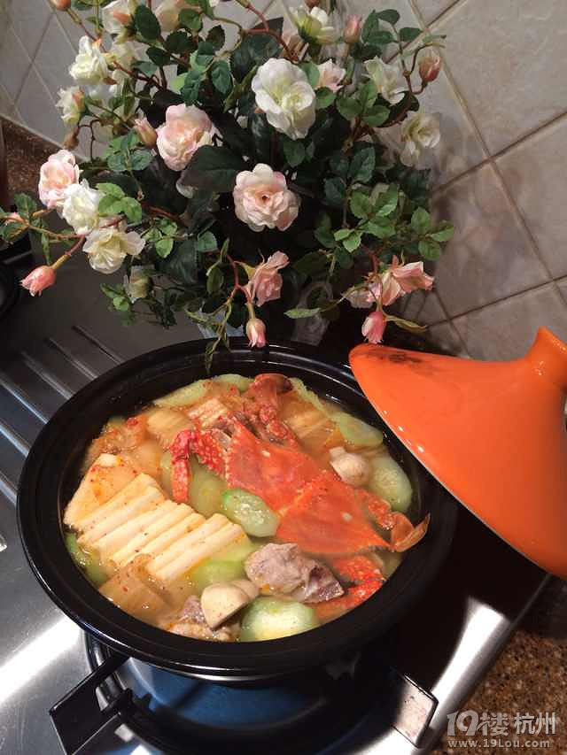 思密達的美味----泡菜時蔬海鮮湯