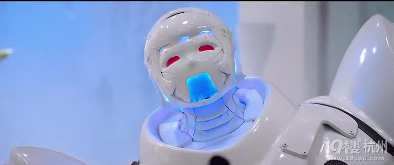 图解电影《澳门风云2》王诗龄从小跟各大牌合