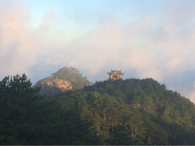 日出限好,只是站错地,翻然觉-手机随手拍-杭州