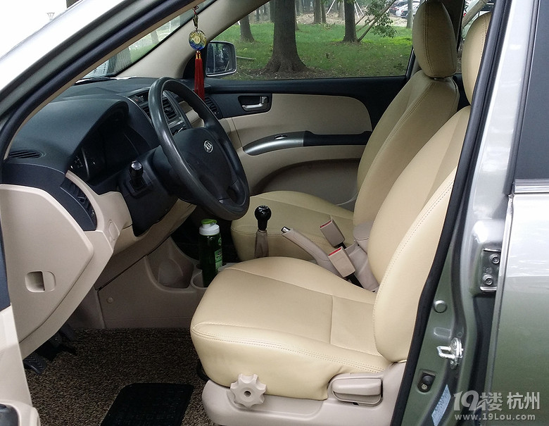 起亚狮跑 2.0MT带天窗 费用足 可注册滴滴打车