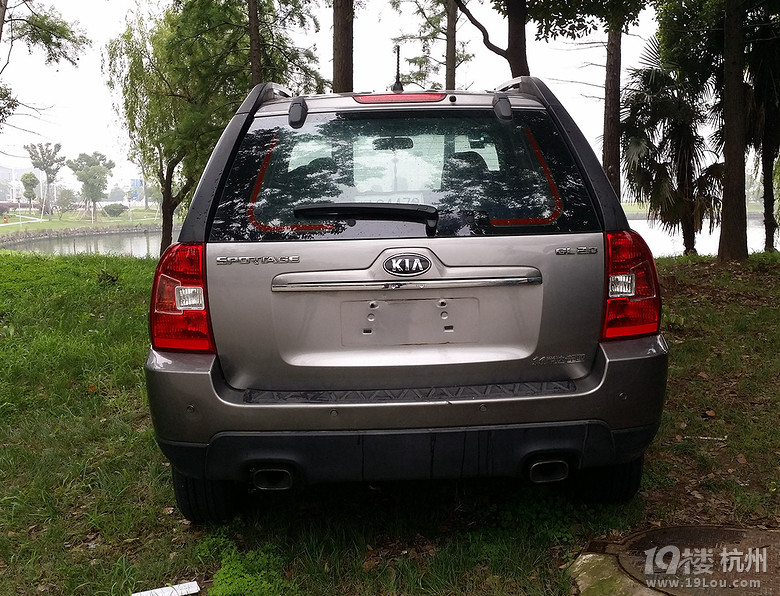 起亚狮跑 2.0MT带天窗 费用足 可注册滴滴打车