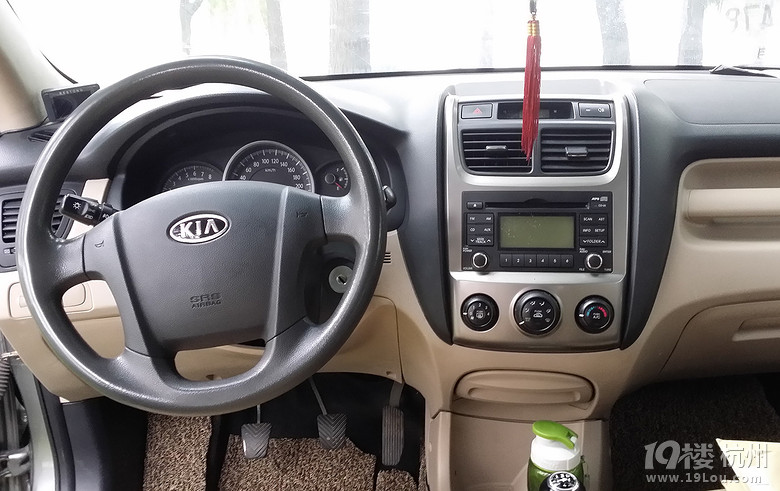 起亚狮跑 2.0MT带天窗 费用足 可注册滴滴打车