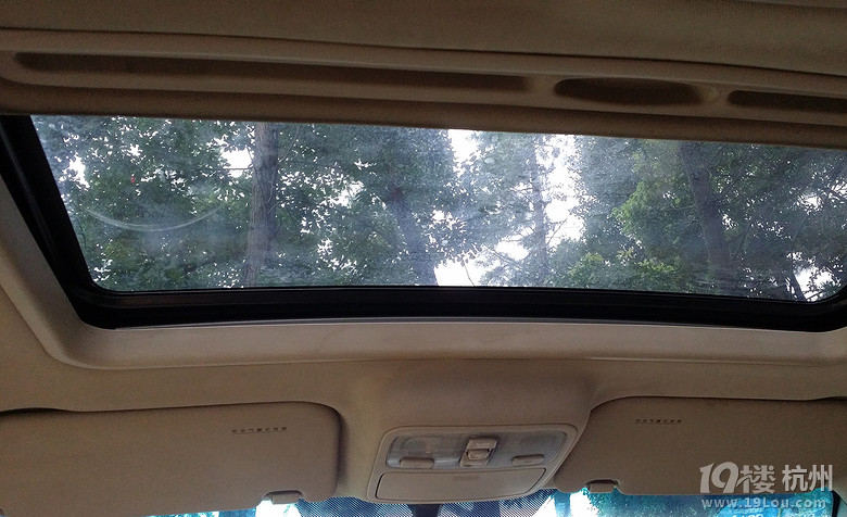 起亚狮跑 2.0MT带天窗 费用足 可注册滴滴打车