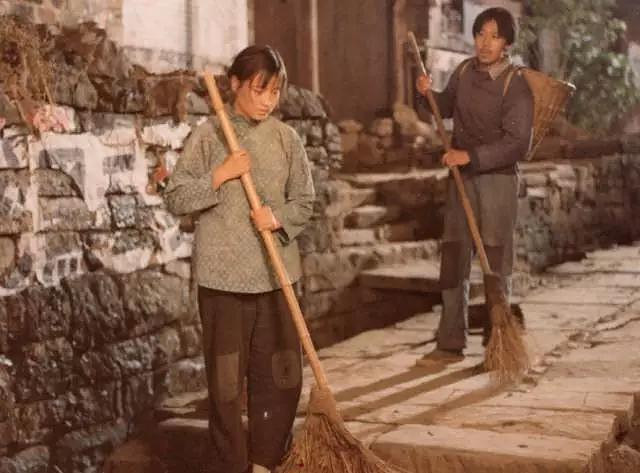 百花影帝姜文:演《芙蓉镇》前没看过谢晋电影-影片推荐-电影陪审团-杭州19楼