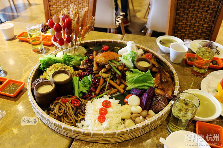 【5隊】第一世界大酒店手抓飯、泰香閣自助、天倫精品酒店