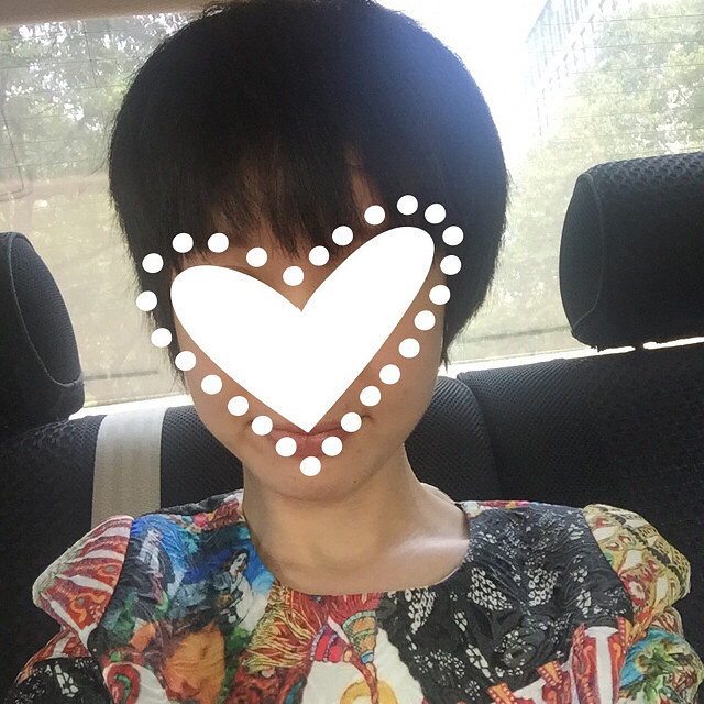 今天陪朋友去体育场路的<em>乔治</em>说要把<em>头发</em>修一-