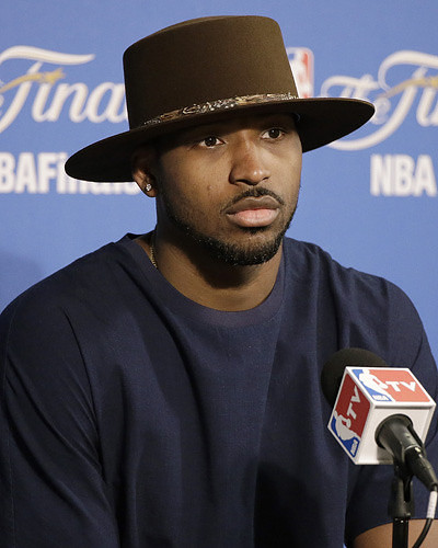 3球队愿给汤普森顶薪 若签报价合同明夏去猛龙