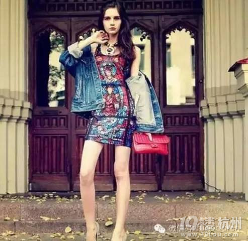 她顏值高卻不當(dāng)花瓶，卻用穿衣征服了全世界！
