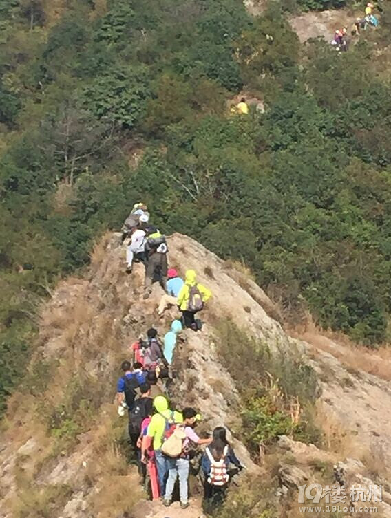 周六 游玩隐龙山龙脊上跳舞,龙脊惊险!-行行色