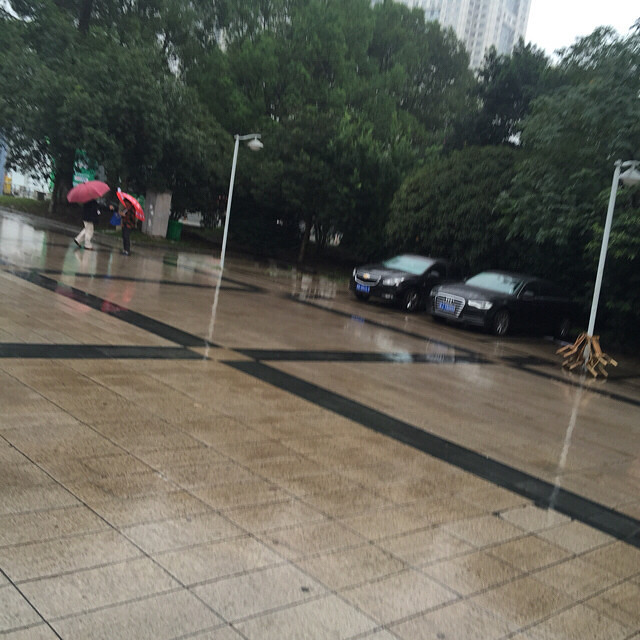 哎!这个路桥数码城的乱收费现象啥时候能停-手