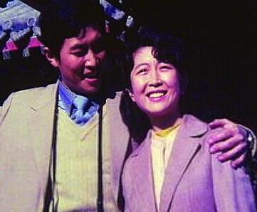 揭63岁唐国强疑因离婚导致前妻上吊自杀之谜