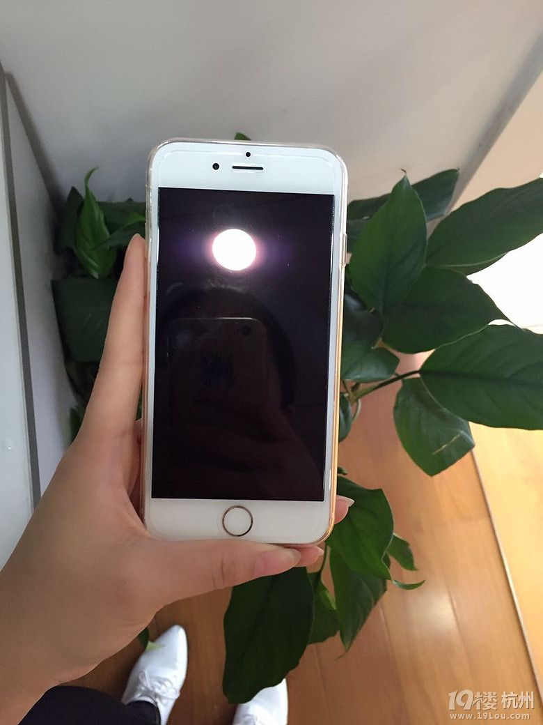 【手控们有眼福了】一起用手机量量手指长度吧