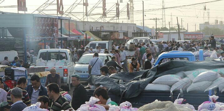 新疆吐鲁番干果市场-手机随手拍-杭州19楼
