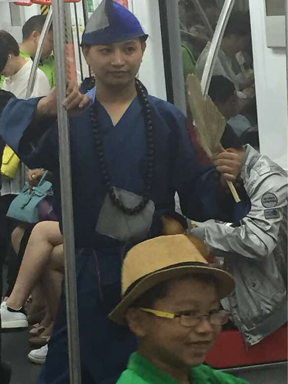 地鐵上看見的帥哥，真是太帥了，請大家發(fā)表