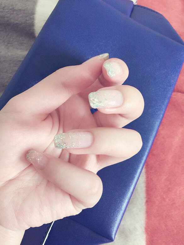 【手控们有眼福了】一起用手机量量手指长度吧