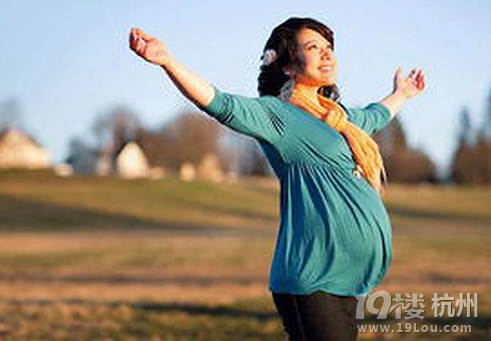 孕妇如何正确散步 运动的妈咪易生产-准妈妈俱