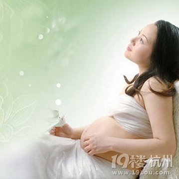 孕婦能用化妝品嗎  懷孕的媽咪需慎重