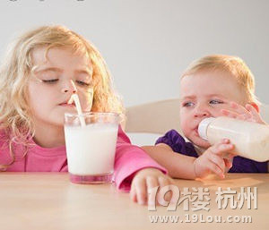 宝宝多大可以喝牛奶?算好的时间你要吗?