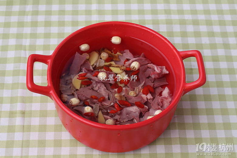 薇昵小厨--养生汤(莲子百合猪心汤)-靓汤-19楼私