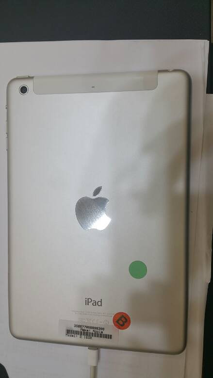 出个ipadmini2 16g 3g美版 1750微信1628602