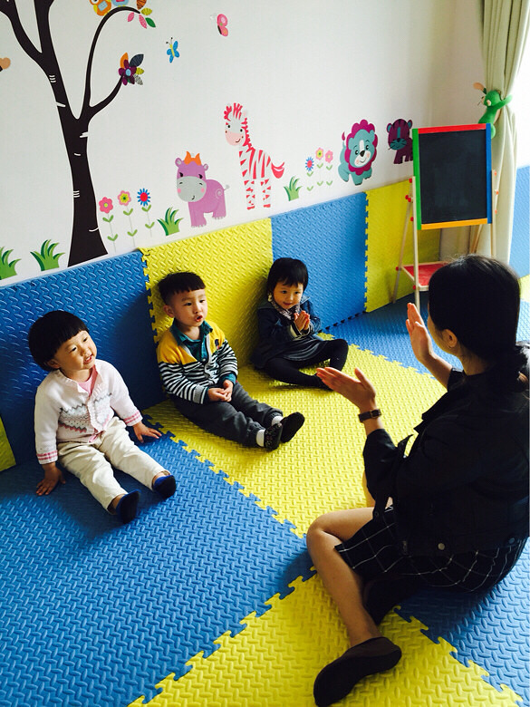 早上儿童游乐场开撒,回来英语课song小