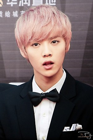 鹿晗取代李易峰演《神墓》?李易峰PK鹿晗-桃