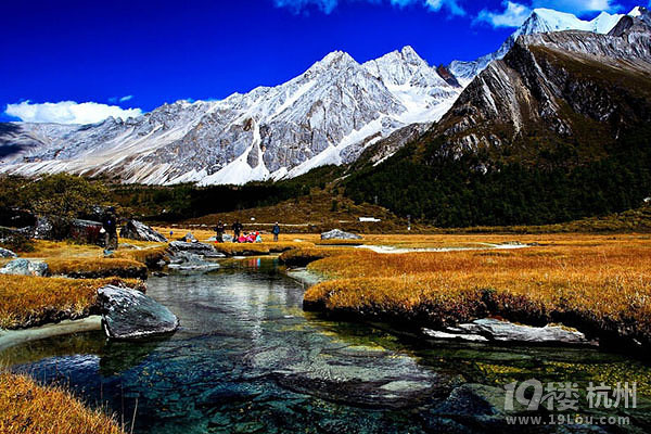 稻城亚丁旅游最佳季节 稻城亚丁告诉你-今日折