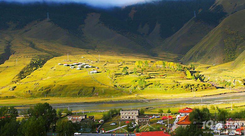 稻城亚丁机票价格 成都到稻城亚丁景区图片-今